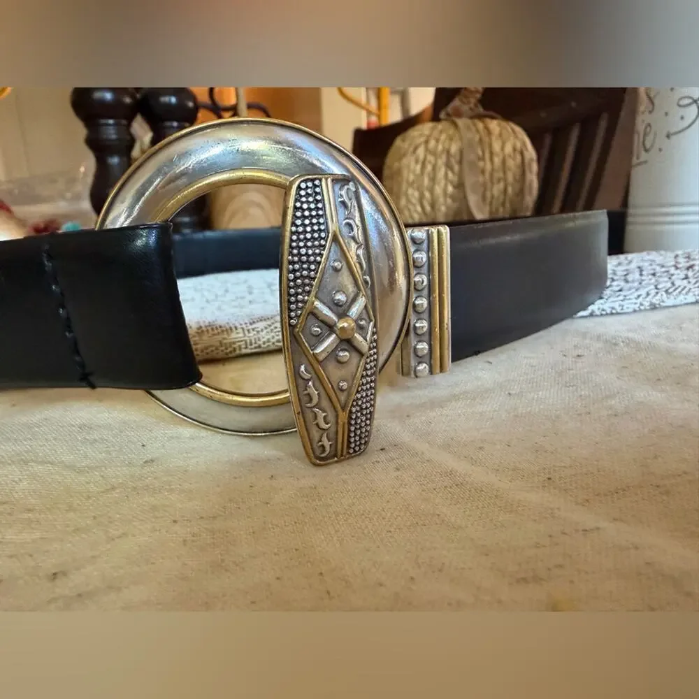 Chicos women’s black leather belt gold and silver buckle Sz S/M